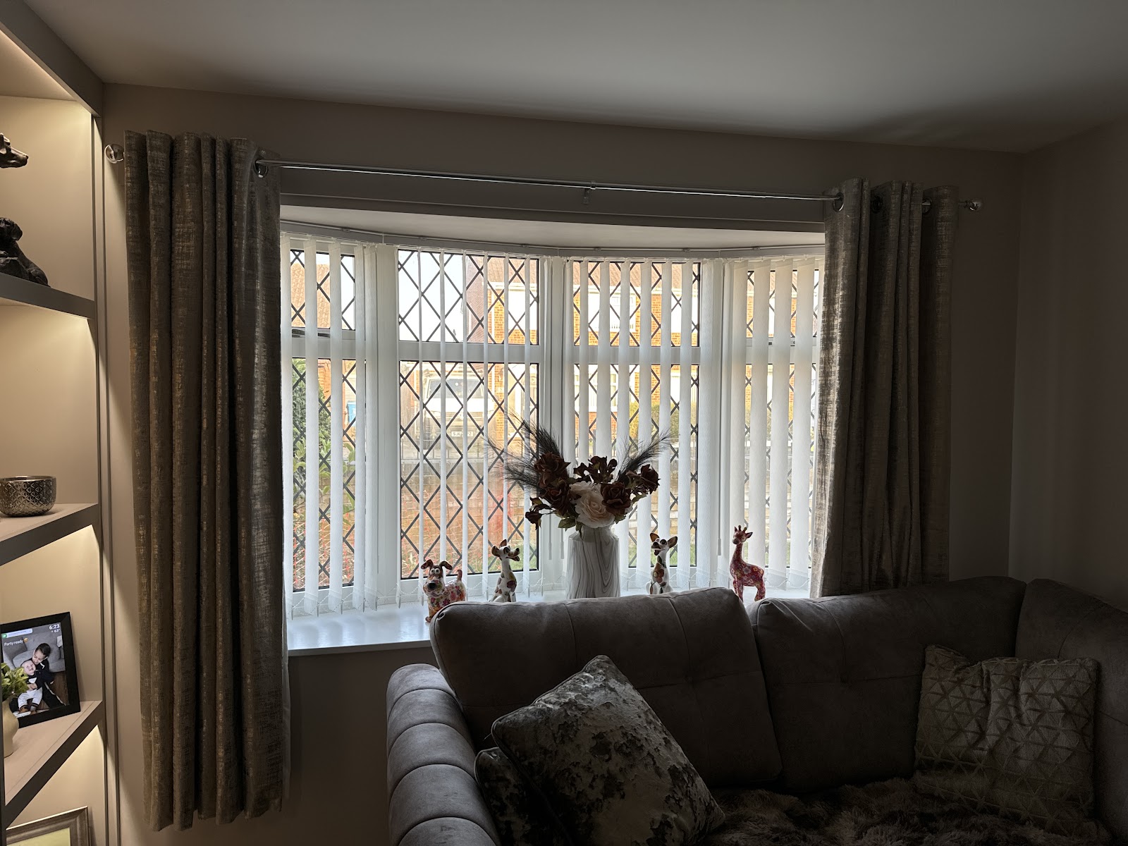 Blinds with Blu — photo from Google